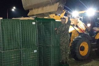 Polsko opevňuje hranice. Vojáci už se dali do práce - Novinky